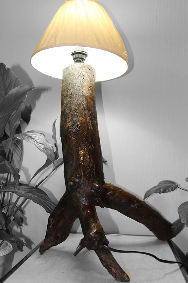 Лампа от дърво