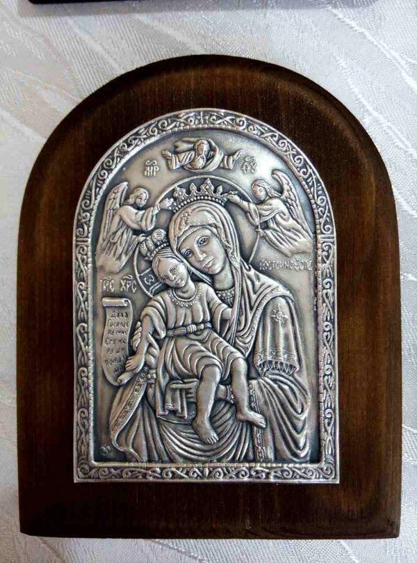 Посребрена икона Дева Мария