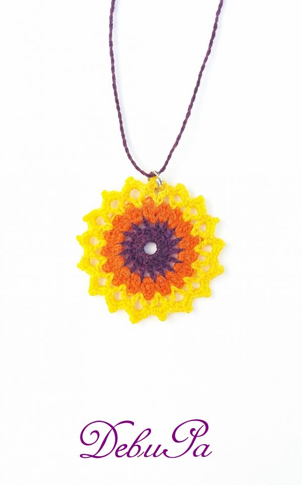 Плетен медальон "Слънчево ядро"