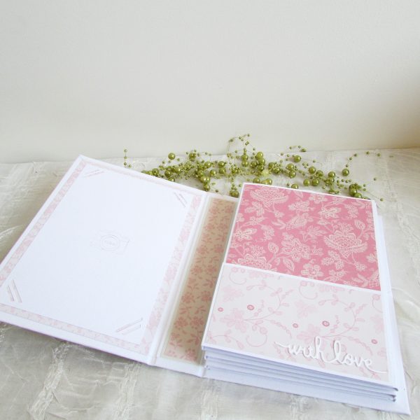 Сватбен скрапбук албум за снимки в нежно розово
