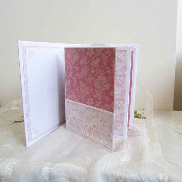 Сватбен скрапбук албум за снимки в нежно розово
