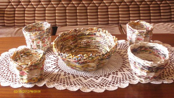 Плетени чаши(малки кашпи) и панер - комплект