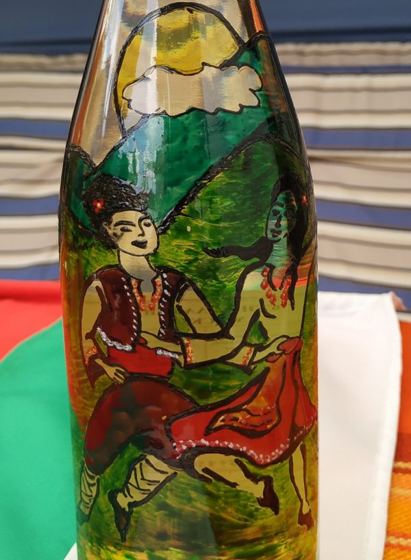 Рисувани бутилки с вино.