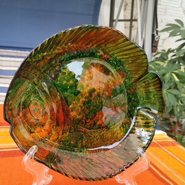 Декоративни чинии от стъкло.