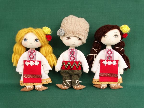 Текстилни кукли с народна носия