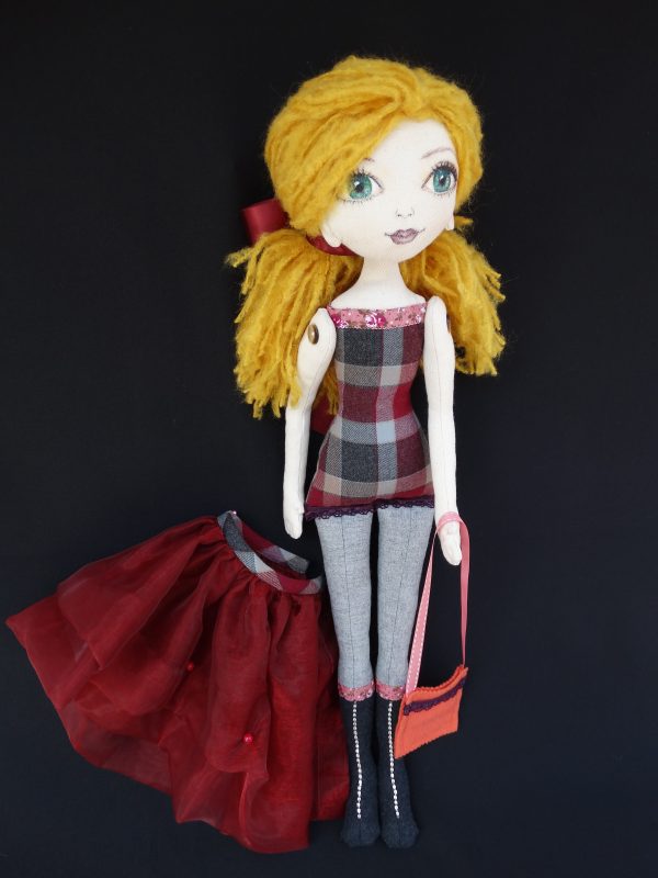 Дейзи - текстилна кукла