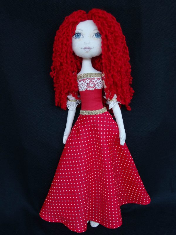 Елвира - текстилна кукла