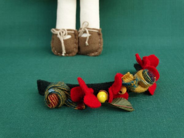 Яна - текстилна кукла с народна носия