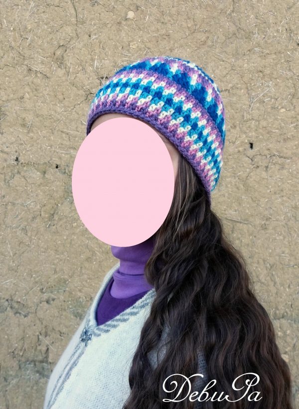 Плетена шапка ,,Нежна мечта" - индианска мандала техника