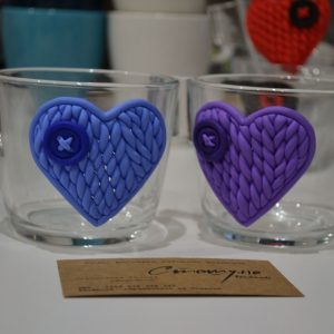 Комплект чаши за влюбени с декорация от полимерна глина