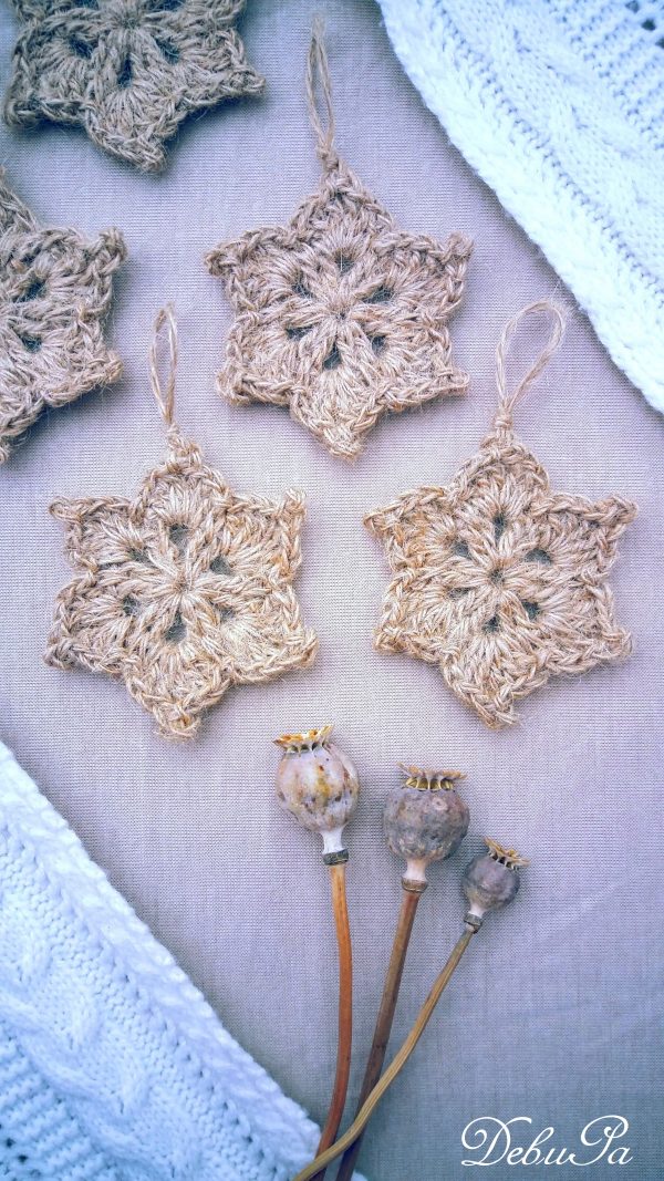 Плетена украса "Канелени цветя"