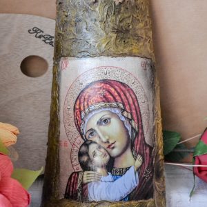 Чудотворна икона на Св. Богородица върху керемида