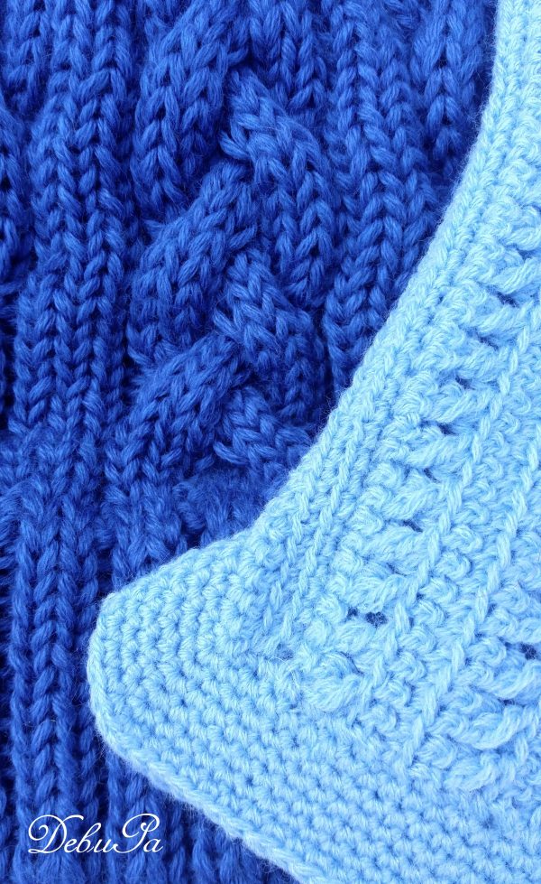 Комплект - плетени шапка и ръкавици ,,Сплетена синева"