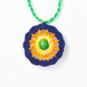 Плетен медальон "Слънчево небе"