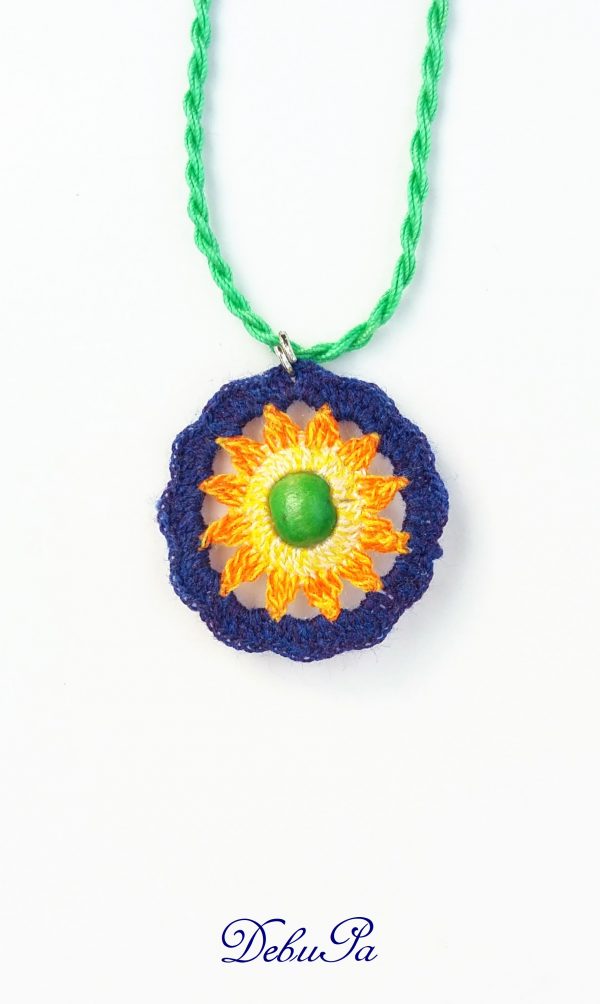 Плетен медальон "Слънчево небе"