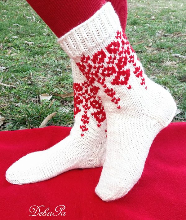 Плетените чорапи на Баба Марта
