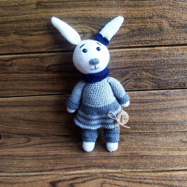 Плетена играчка "Зайче"- момиче