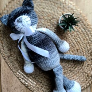 Плетена голяма котка