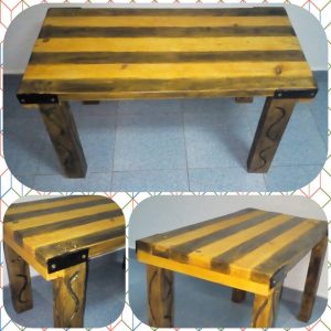 Дървена холна маса