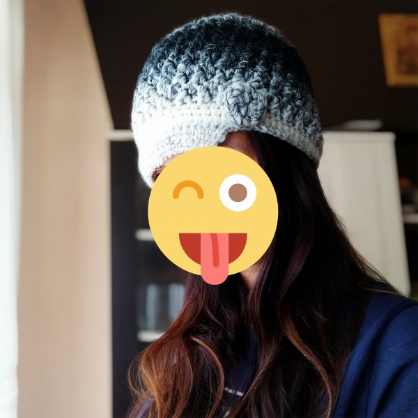 Дамска зимна шапка