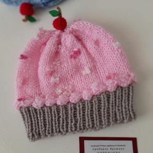 Розова бебешка зимна шапка "Мъфинка с черешка"