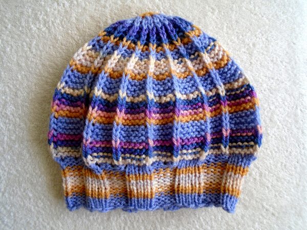 Ръчно плетена шапка "Люляк"