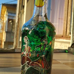 Голяма рисувана бутилка с фолклорни мотиви