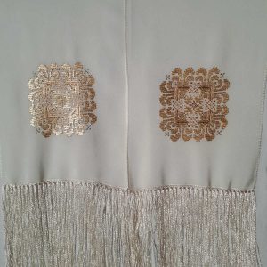 Ръчно бродиран копринен шал с български мотив