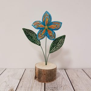 Керамично цвете с щипка 039