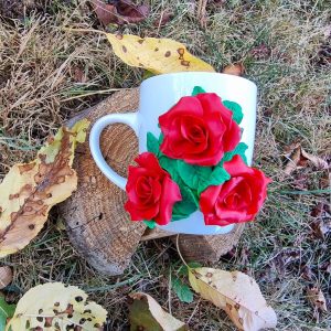 Чаша с рози от полимерна глина.