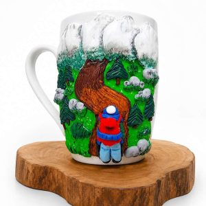 Чаша с планински пейзаж, декорирана с полимерна глина. Чаша с планински пейзаж, декорирана с полимерна глина.