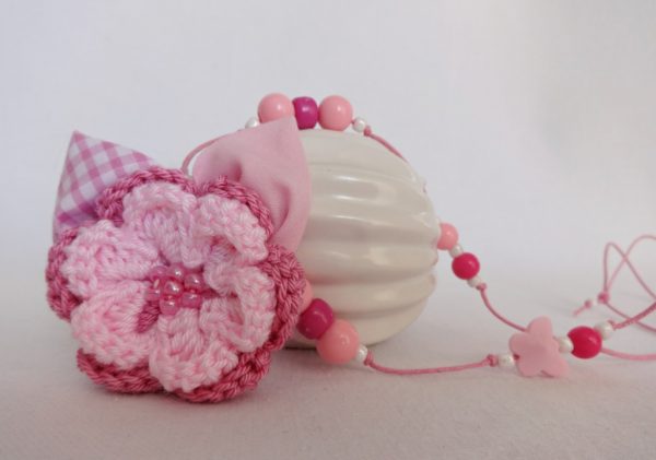 Розово детско колие с копринено 3D цвете "Розалия"