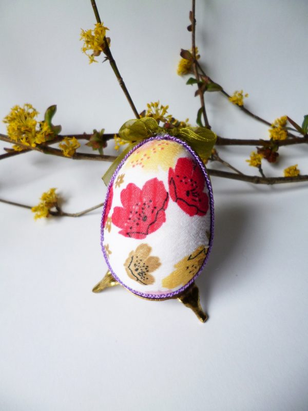 Великденско яйце с минзухари