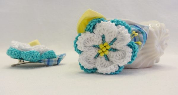 Детско колие "Морски полъх" с копринено 3D цвете в синьо и бяло