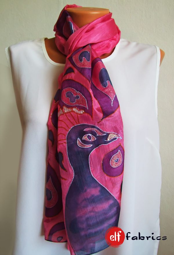 Розов копринен шал "Паун", подарък за учителката - наличен