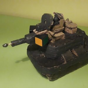 Декоративен картонен танк