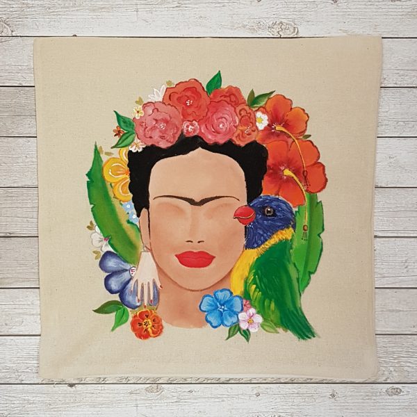 Рисувана декоративна калъфка "Фрида Кало с папагал"