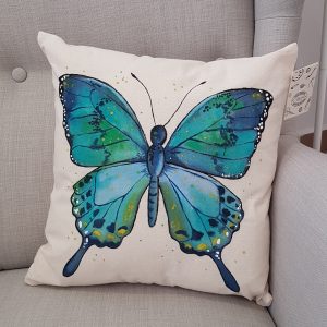 Рисувана декоративна калъфка "Тюркоазена пеперуда"
