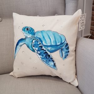 Рисувана декоративна калъфка "Водна костенурка"