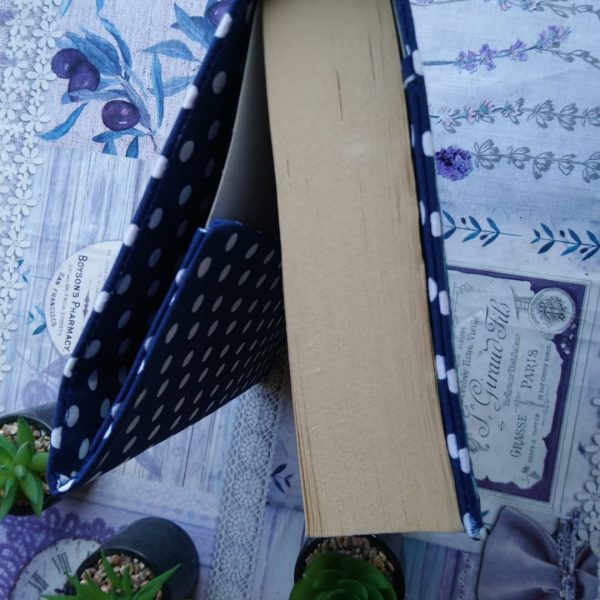 калъф ( подвързия , дреха ) за книга