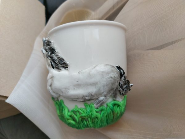 Чаша "Кон" декорирана с полимерна глина