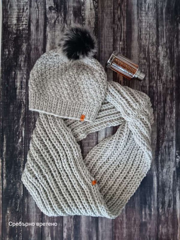 Разкошен подарък - ръчно плетен зимен сет от шал и шапка "Божана"
