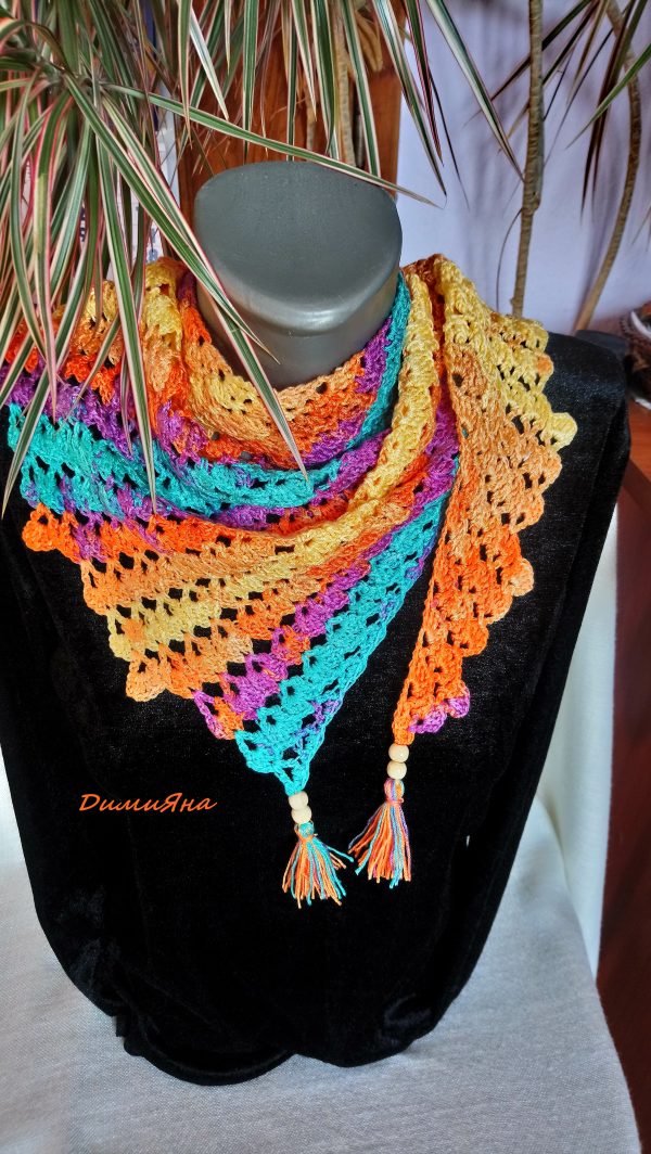 Ефектен,асиметричен дамски шал в ярки цветове