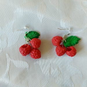 Обеци с малини от полимерна глина