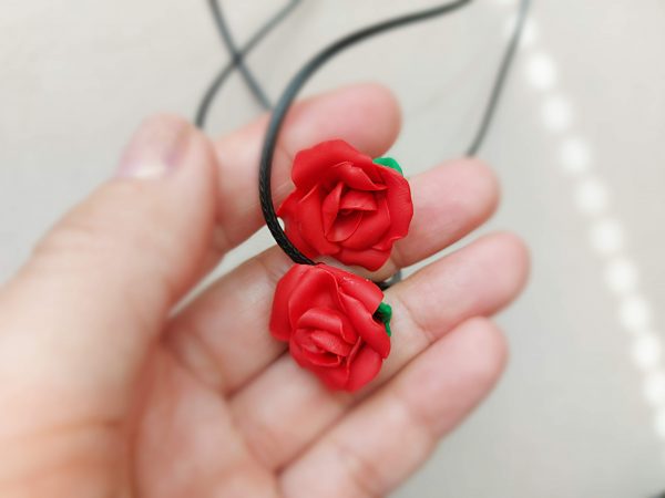 Комплект " Червена роза" обеци и колие от полимерна глина