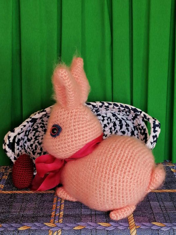 Зайче с кошница и яйце, Великденски заек