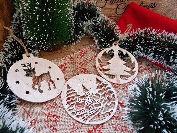 Коледна декорация от три елемента
