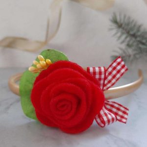 Коледно-новогодишна диадема с червено цвете и карирана панделка