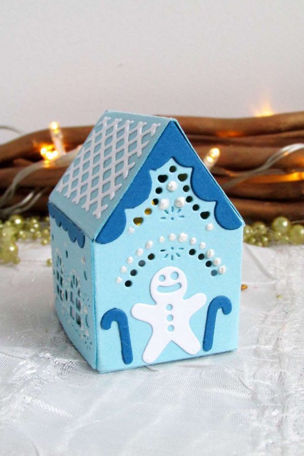 3Д коледна картичка експлодираща кутийка със светеща къщичка в синьо