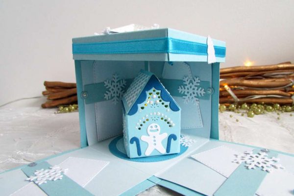 3Д коледна картичка експлодираща кутийка със светеща къщичка в синьо